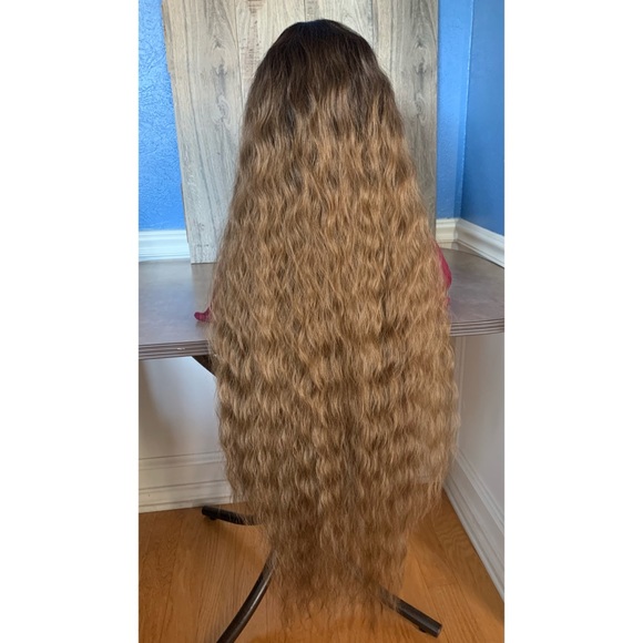 42” Long Ombre Wavy Lace Front Wig - Picture 4 of 9